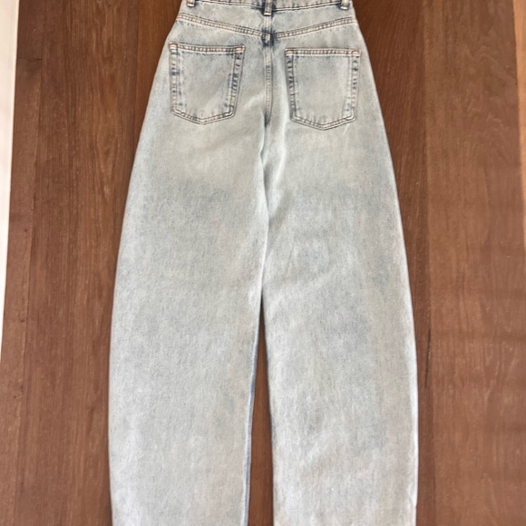Zara Light Blue Women Jeans - Picture 2 of 2
